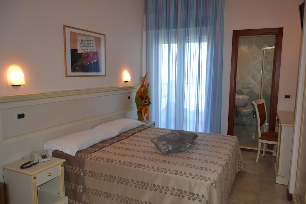 Hotel Zeus Rimini Exterior photo